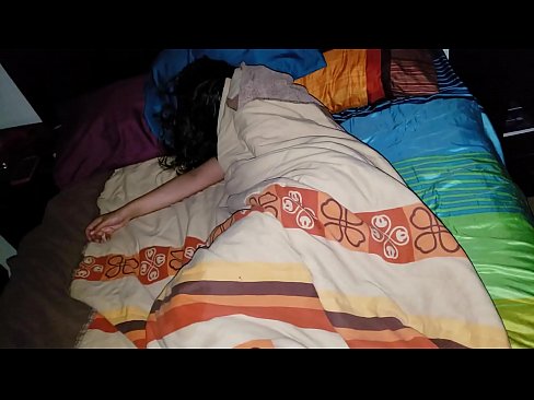 ❤️ ස්ටේප්සන් තම තරුණ සුළු මව නිදා සිටියදී ඇයට බැණ වදියි. Sluts si.mobilecric.top